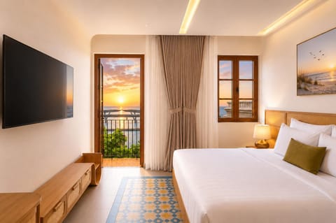 Bed, Natural landscape, TV and multimedia, View (from property/room), Balcony/Terrace, Photo of the whole room, Bedroom, Sea view