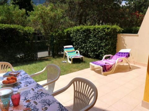 Patio, Garden, sunbed
