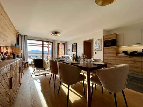 Natural landscape, Living room, Dining area