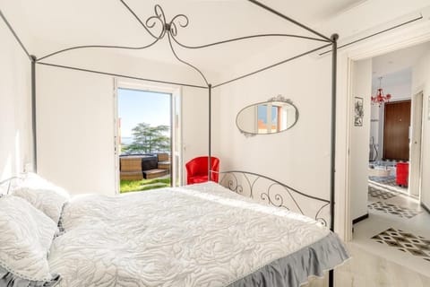 Villa Pipinea- jacuzzi privata e posteggio privato Villa in Camogli