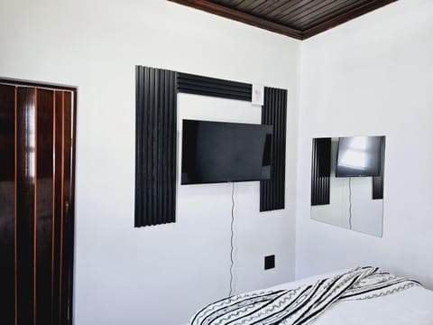 Evernice Guest House Bed and Breakfast in Cape Town