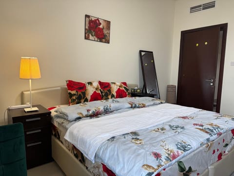 Helsa private room with attached bathroom Apartment in Al Sharjah