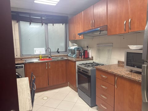 Helsa private room with attached bathroom Apartment in Al Sharjah