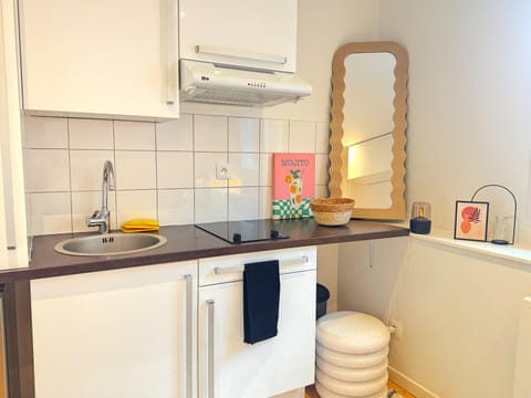 Kitchen or kitchenette, stove