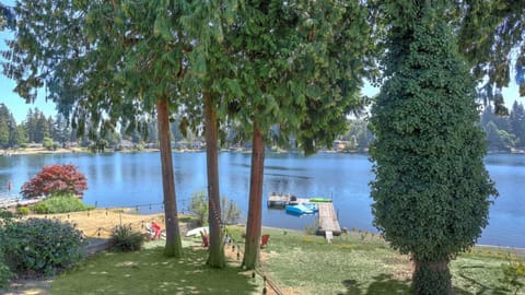 Patio, Activities, Canoeing, Lake view, River view