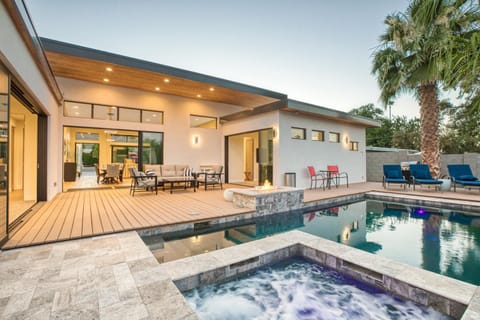 Patio, Hot Tub, Pool view, Swimming pool, Swimming pool, sunbed