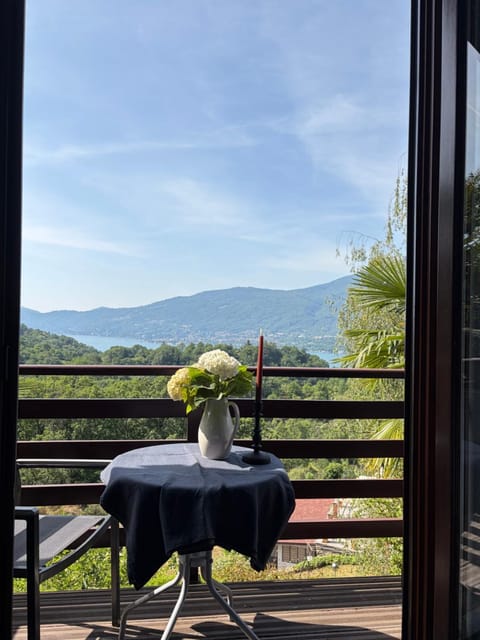 Balcony/Terrace, Lake view