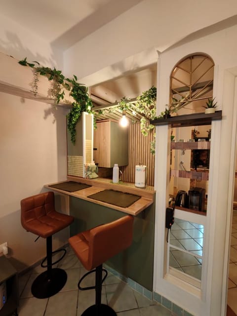 Kitchen or kitchenette, Food, kitchen, kitchen