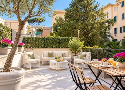 Property building, View (from property/room), Balcony/Terrace, Garden view