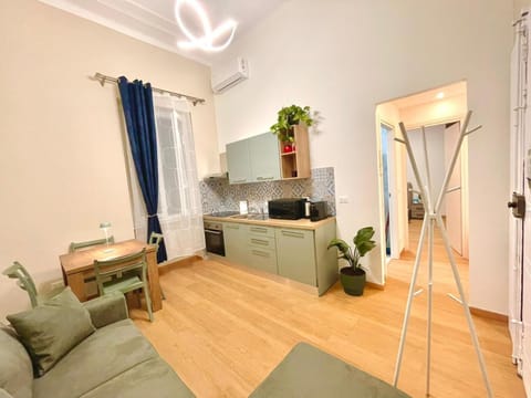 Kitchen or kitchenette, Living room, Seating area