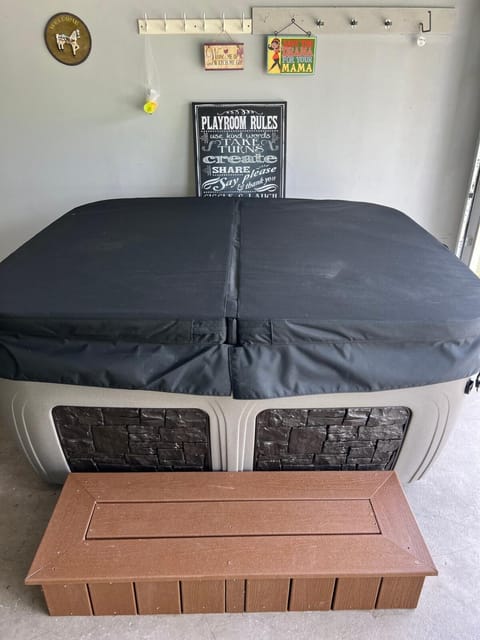 Perfecto Mundo 2, Orlando Area 4BR-2B-Outdoor Pool-Jacuzzi-Billiard House in Altamonte Springs