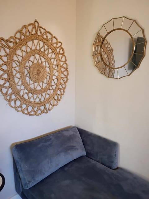 Decorative detail, Seating area