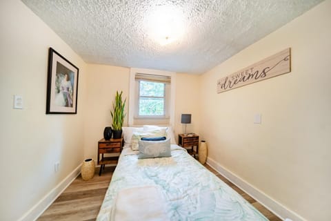 Cuyahoga Falls 3 bedroom 2 bath House in Cuyahoga Falls