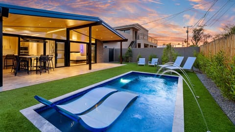 Swimming pool, Swimming pool