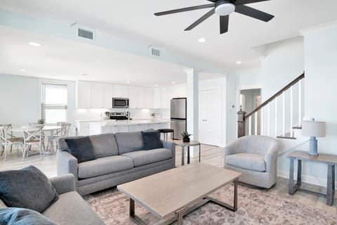 "It’s Always Sunny" Beach House House in West Beach