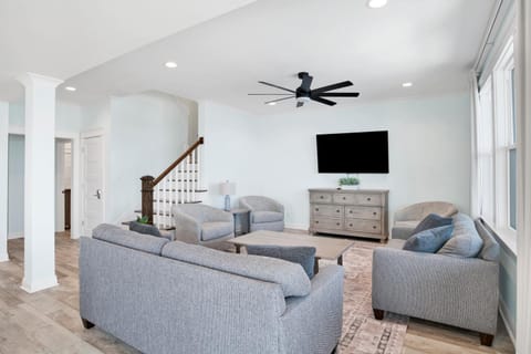 "It’s Always Sunny" Beach House House in West Beach