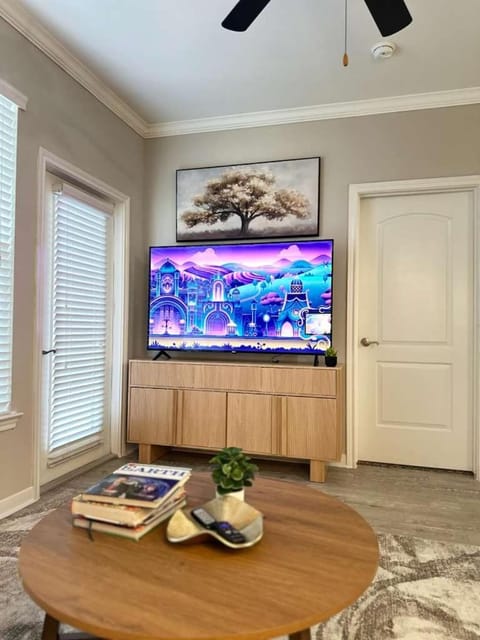 Stylish 1BR Magnolia Getaway Minutes to The Woodlands Apartment in The Woodlands