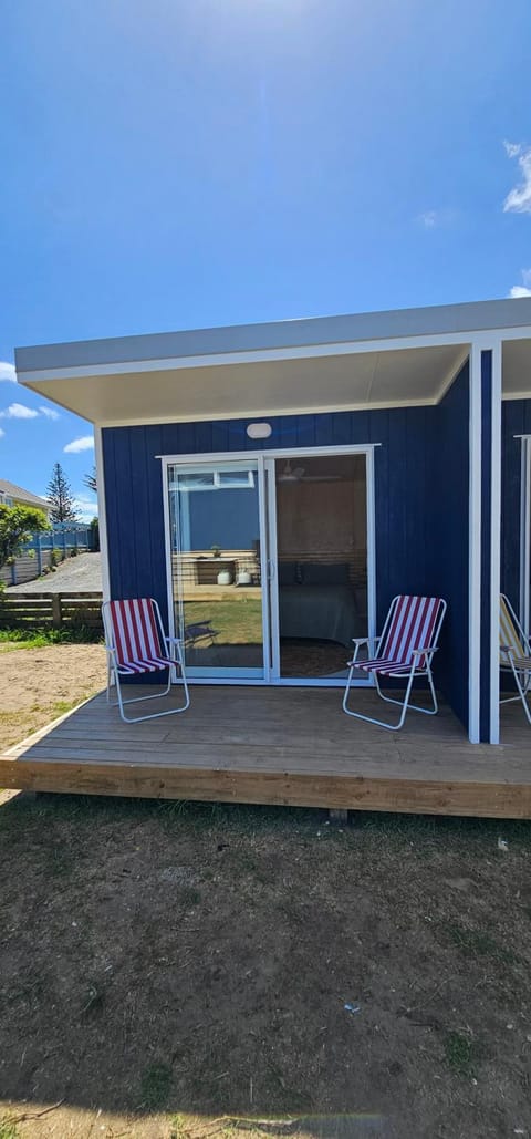 Kiwi Bach - Beachfront & Sunsets House in Northland