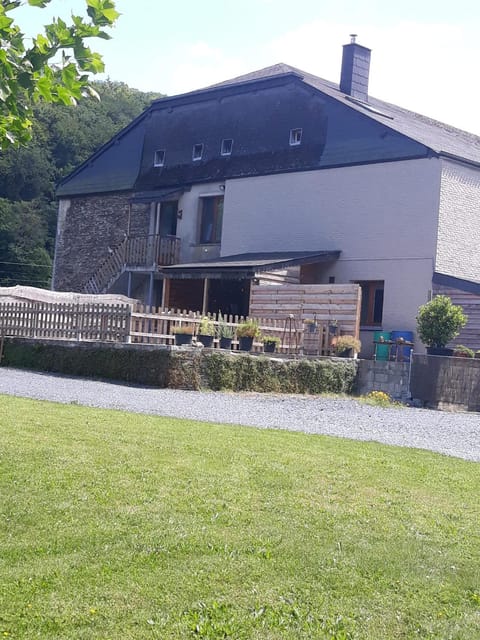 La ferme de la Semois au bord de l'eau 7 chambres House in Wallonia, Belgium