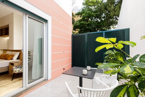 Patio, Garden, Balcony/Terrace, Seating area, Dining area, Breakfast, Inner courtyard view, furniture