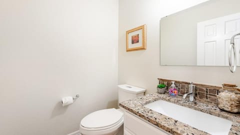 Spacious Country Club Golf Course Retreat House in Westminster