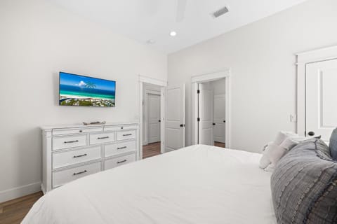 Crystal Sands Heated Pool Hot Tub Golf Cart 28 PPL House in Destin