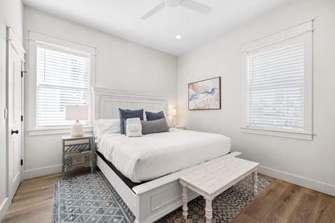 Crystal Sands Heated Pool Hot Tub Golf Cart 28 PPL House in Destin