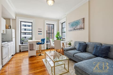 Kitchen or kitchenette, Living room, Seating area
