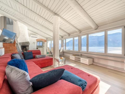 Al Paradiso by Fewotessin House in Ascona