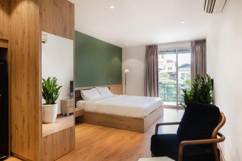 Bed, Living room, Photo of the whole room, Bedroom