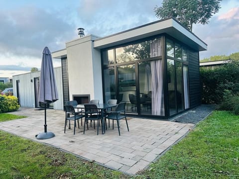 Property building, Patio, Garden