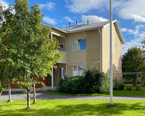 Property building, Day