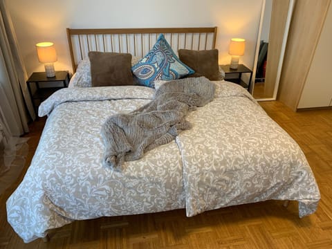 Bed, Photo of the whole room