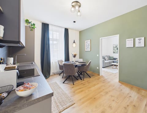 Kitchen or kitchenette, kitchen, kitchen