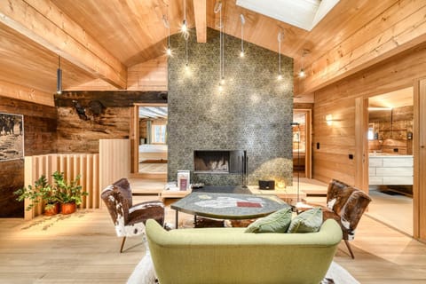 Facade/entrance, Seating area