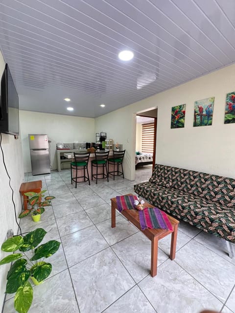 TV and multimedia, Kitchen or kitchenette, Living room, oven