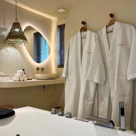 Bathroom, towels