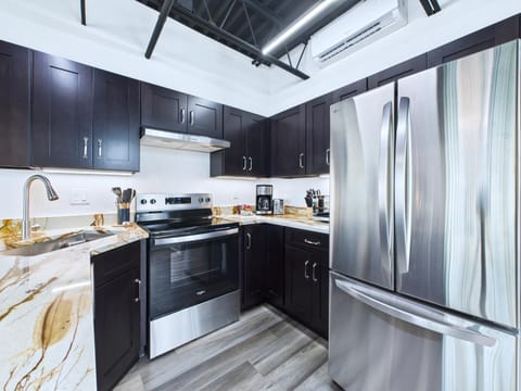 Stay, Park & Cruise! Modern Loft by Port -Unit 200 Hotel in Cape Canaveral