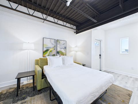 Chic Loft Retreat Near Port Canaveral -Unit 202 Hotel in Cape Canaveral