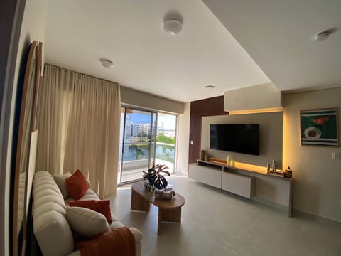 Communal lounge/ TV room, TV and multimedia, Living room