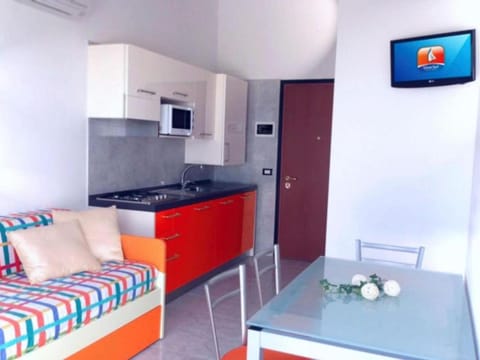 Communal lounge/ TV room, Living room, Seating area, Dining area, kitchen