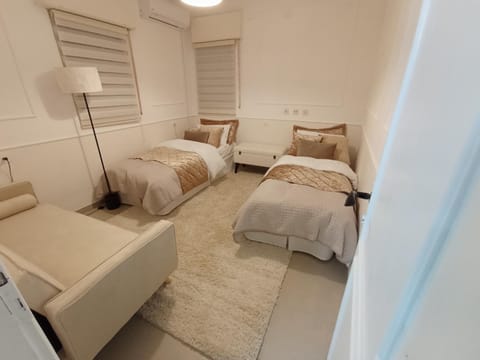 Property building, Bed, Bedroom