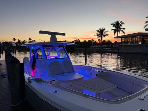 Coastal Beauty with sunset Cruise for bookings over 10 nights House in Sarasota