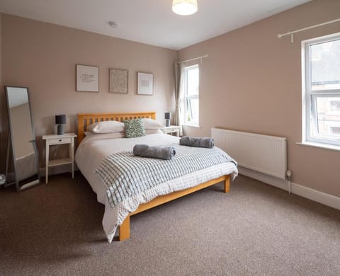 Whole Town House - Town centre! Apartment in Tamworth