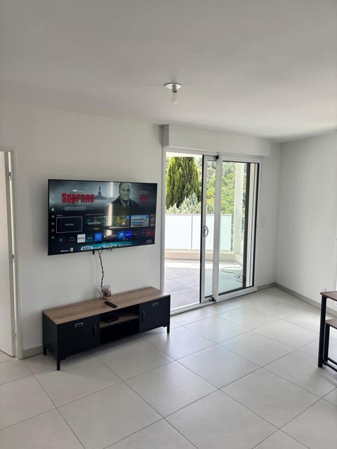TV and multimedia, Living room, internet
