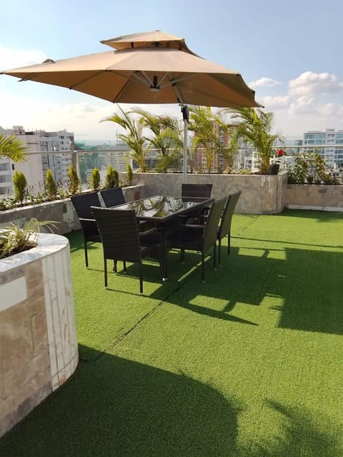 Restaurant/places to eat, Balcony/Terrace, Balcony/Terrace