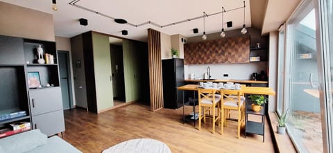Kitchen or kitchenette, Seating area, Dining area, stove