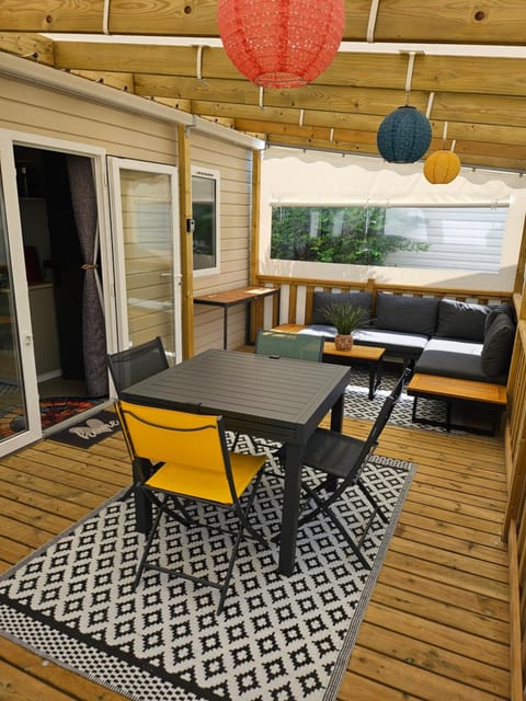 Balcony/Terrace, Living room, Seating area, Dining area