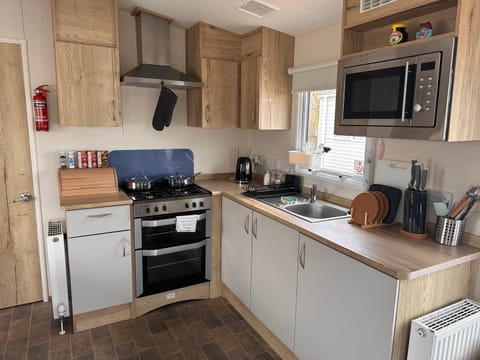 Cabin 100 Cabin in Fareham District