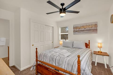 Yosemite Terrace View Retreat House in Mariposa